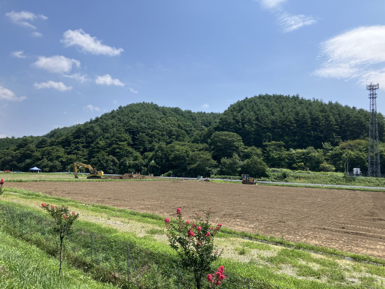 飯舘村長泥地区に位置する汚染土の集積場所。